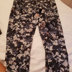Lululemon crop pants